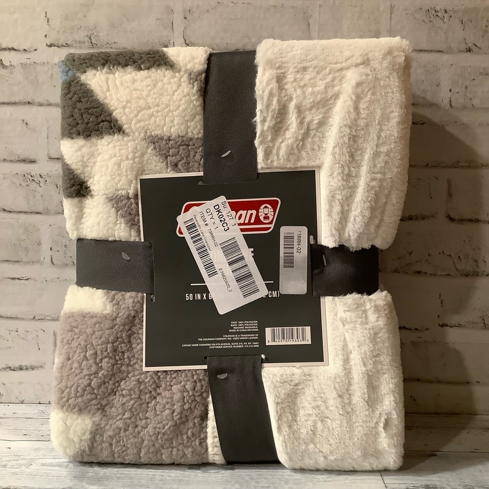 Coleman Reversible Aztec Throw - Picture 4 of 5